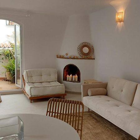 New Boho Home With Balcony, Private Garden And Communal Pool 네르하 외부 사진