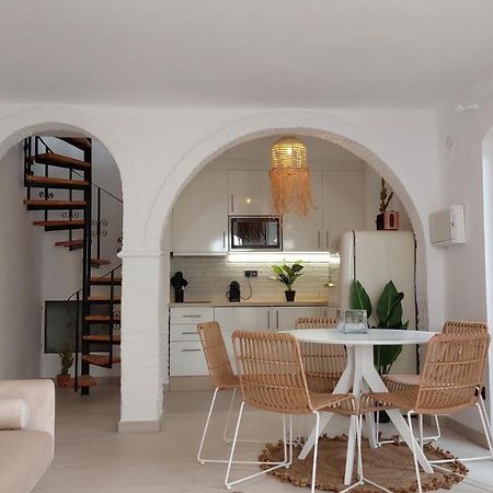 New Boho Home With Balcony, Private Garden And Communal Pool 네르하 외부 사진