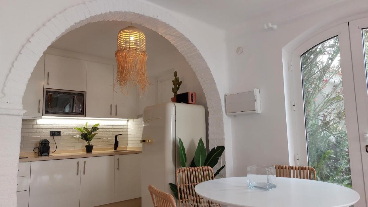 New Boho Home With Balcony, Private Garden And Communal Pool 네르하 외부 사진
