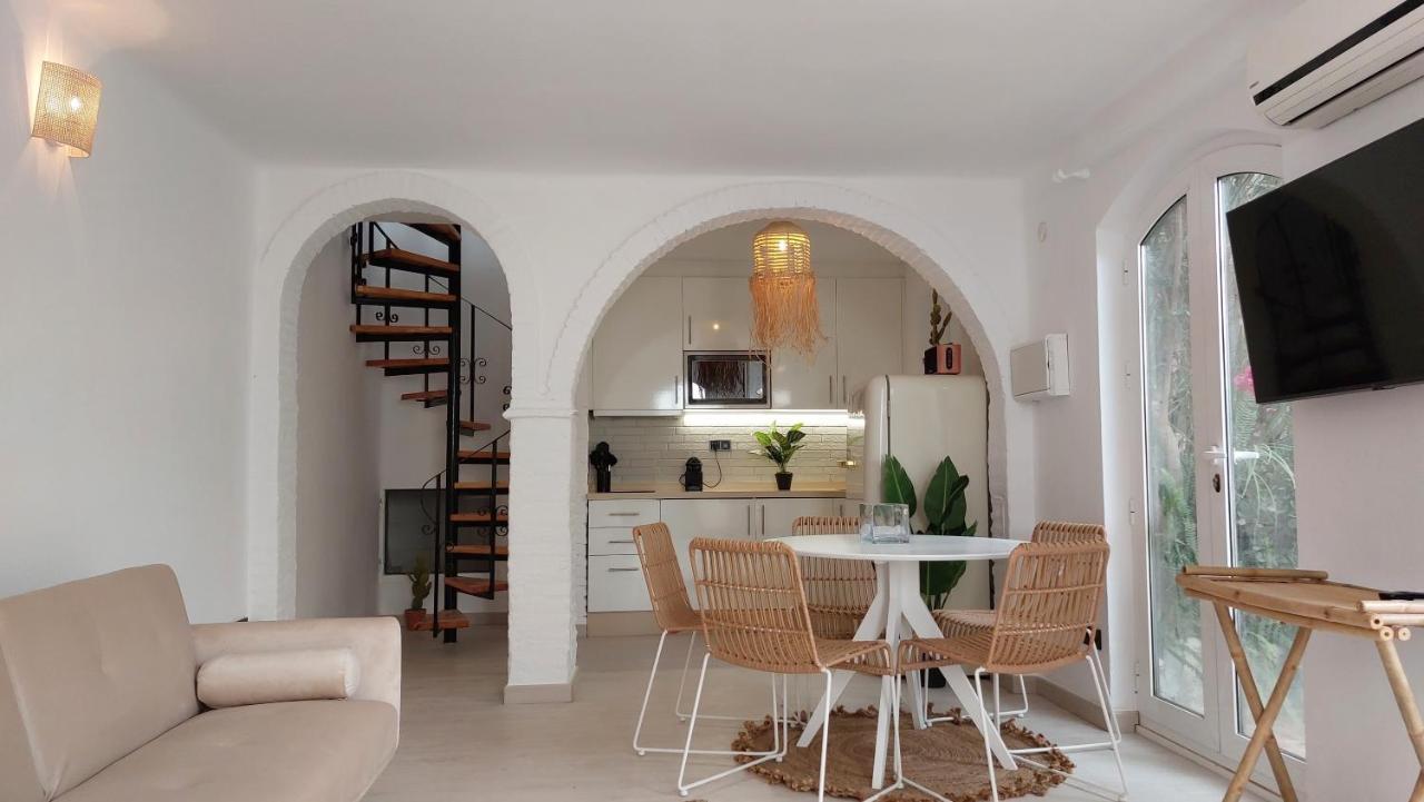 New Boho Home With Balcony, Private Garden And Communal Pool 네르하 외부 사진