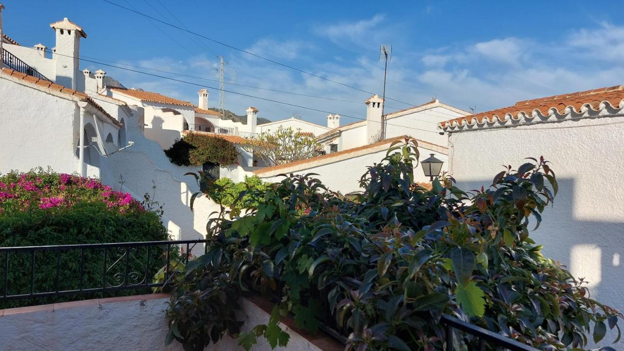 New Boho Home With Balcony, Private Garden And Communal Pool 네르하 외부 사진