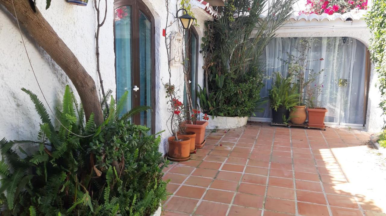 New Boho Home With Balcony, Private Garden And Communal Pool 네르하 외부 사진