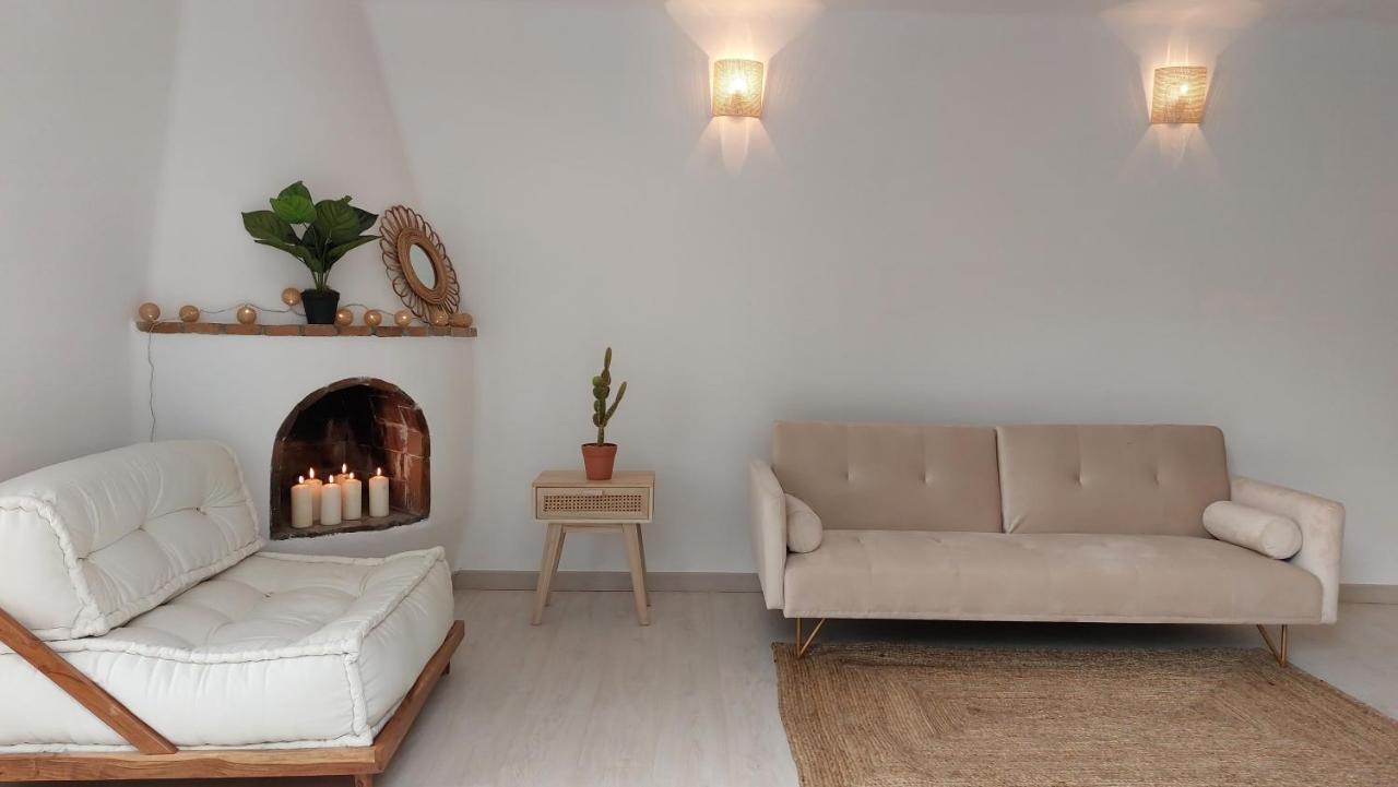 New Boho Home With Balcony, Private Garden And Communal Pool 네르하 외부 사진