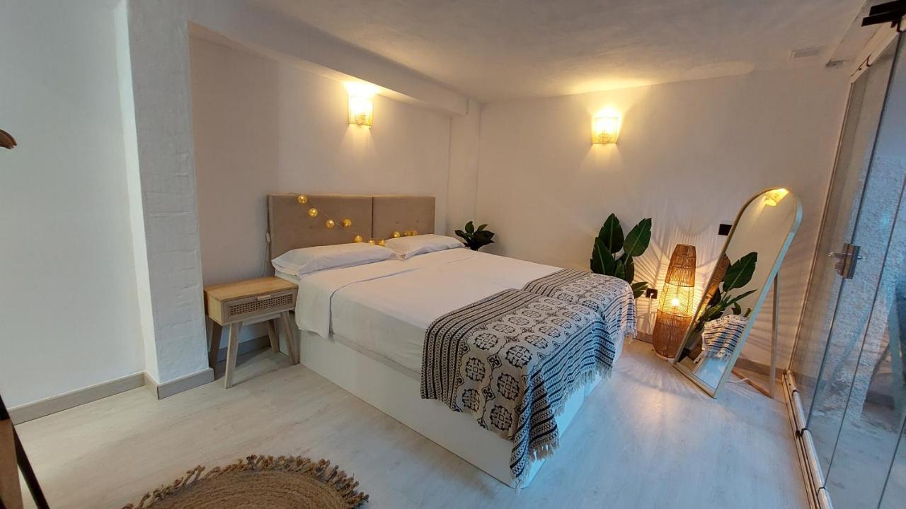 New Boho Home With Balcony, Private Garden And Communal Pool 네르하 외부 사진