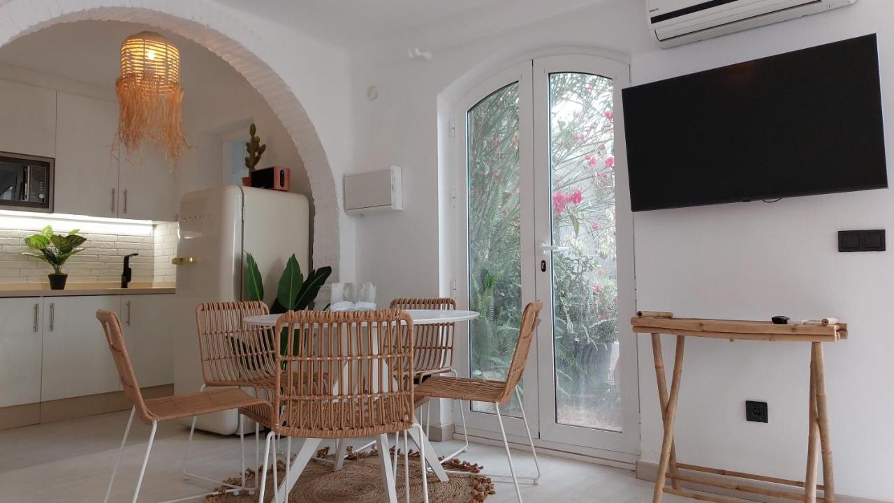 New Boho Home With Balcony, Private Garden And Communal Pool 네르하 외부 사진
